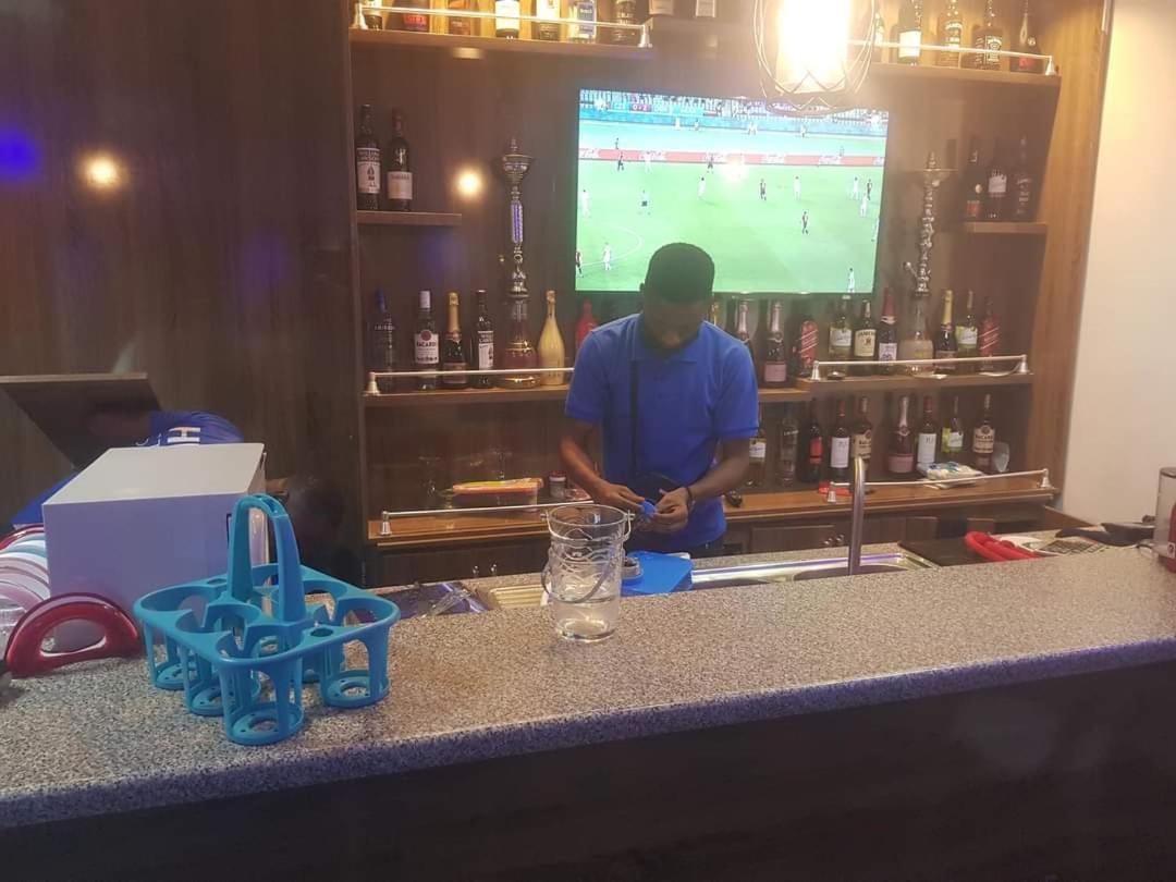 Febson Hotel Абуджа Екстериор снимка
